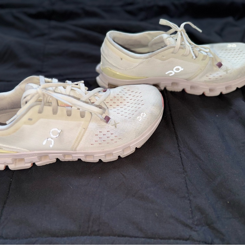 On Running Light Gray Sneakers - Picture 2 of 5